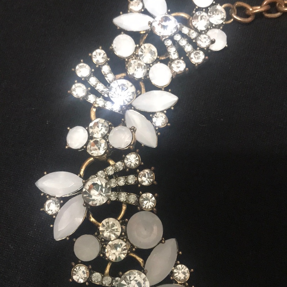 Sparkly solid statement necklace- stoned - Picture 2 of 3